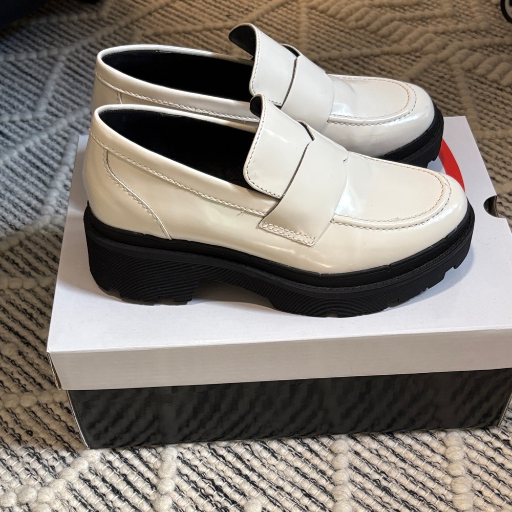 Blondo White Loafers for Women, 6.5